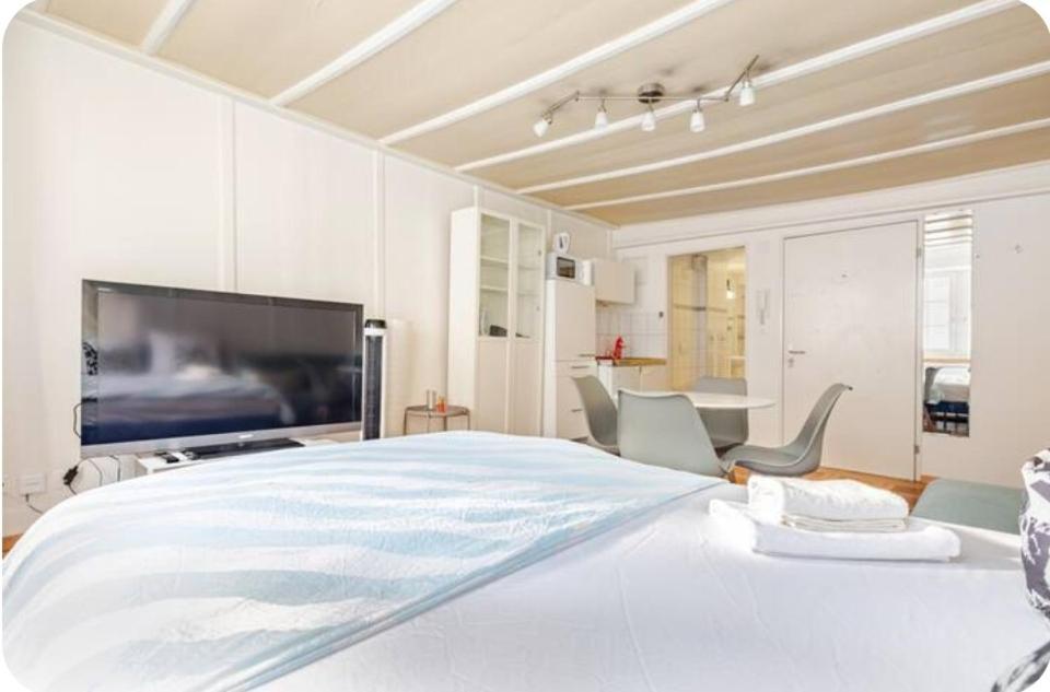 Center With Ac In Old Town